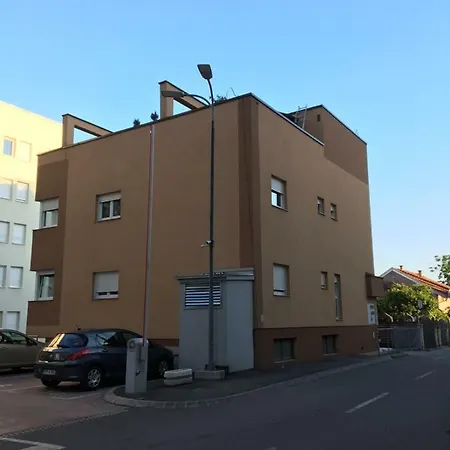 Apartment Studio Apartman Sunce